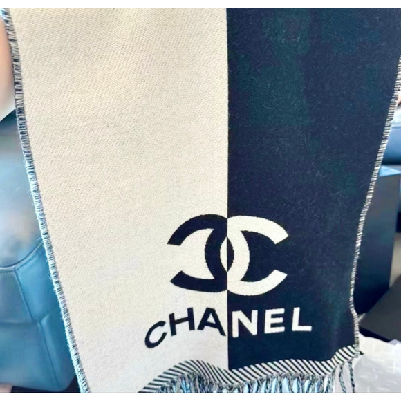 CHANEL Black & White Logo Scarf – Cashmere Blend | New With Tags - Picture 10 of 10